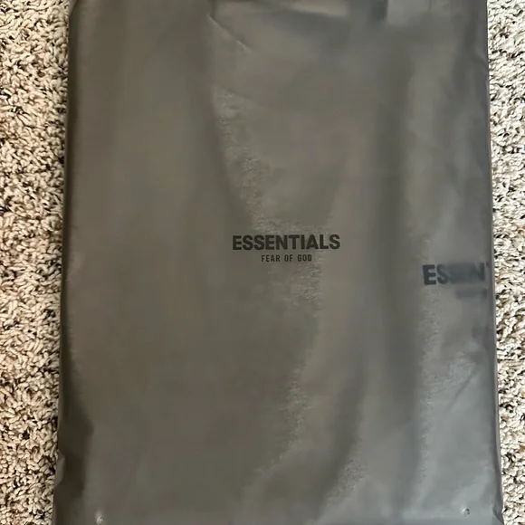 Essentials Fear of God Dark Oakmeal shirt, XL***NWT*** - Picture 7 of 7